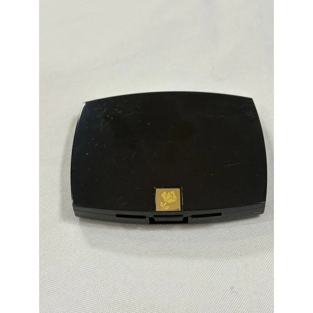 Lancôme Blush Subtil Delicate Oil-Free Powder Blush. Cedar Rose/ Rose Fresque